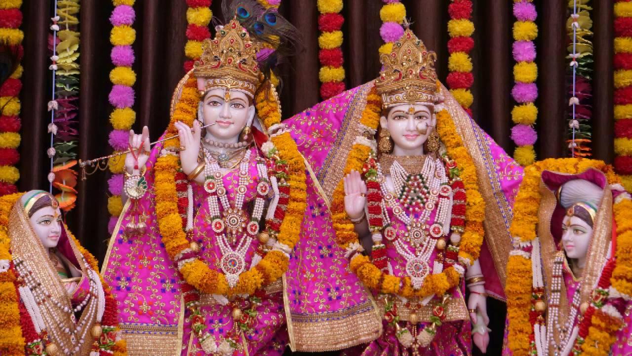 Sri Krishna Temple, Udupi
Located in Karnataka, Udupi’s Krishna temple is famous for the Kanakana Kindi – a small window through which devotees view the idol. Founded by the 13th-century saint Madhvacharya, it is a center of Dvaita philosophy and known for its unique offerings and rituals